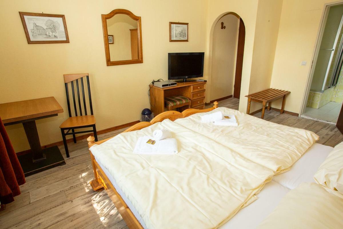 Zum Jean Bonnet Hotel Hofgeismar Esterno foto